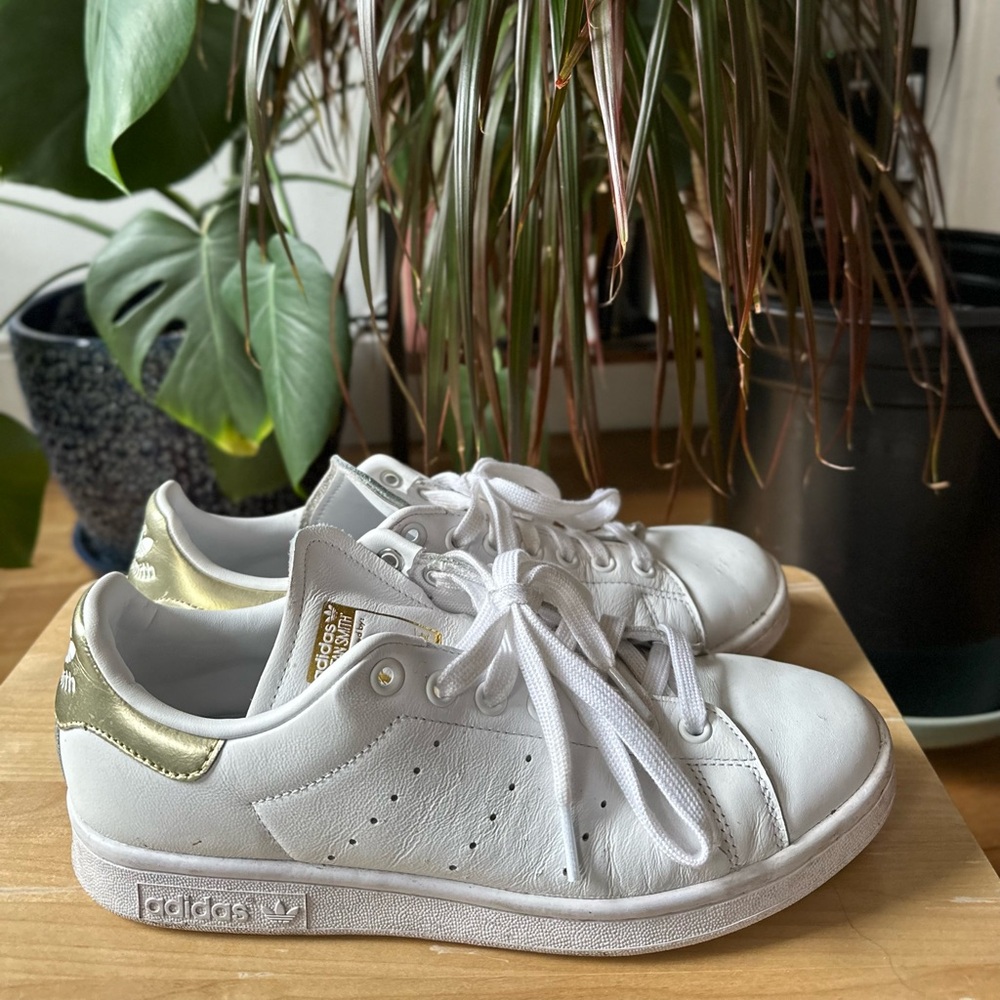 Stan Smith Shoes (Gold)